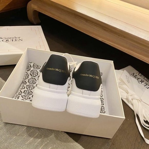 Women's Alexander McQueen shoes - Picture 7 of 7